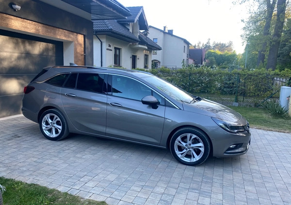 Opel Astra cena 51900 przebieg: 162500, rok produkcji 2017 z Myszków małe 121